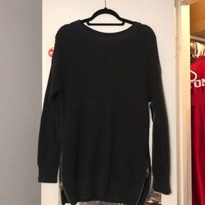 GIVE ME AN OFFER ‼️ GAP sweater BARELY WORN